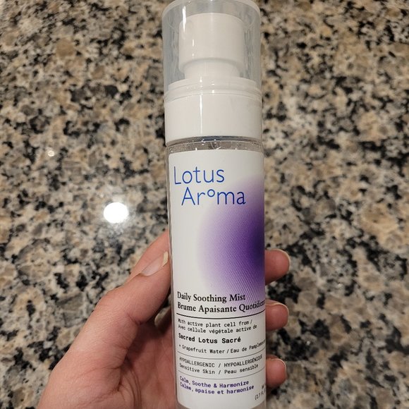 Lotus Aroma Daily Soothing Mist - Picture 2 of 5